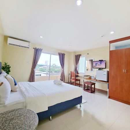 Jaroonsak Grand Hotel Trang Exterior photo